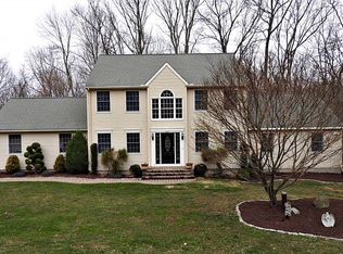 17 Carver Ln, Coventry, CT 06238