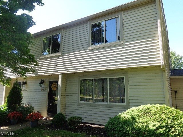 1st image of 3169 Bay Landing Dr