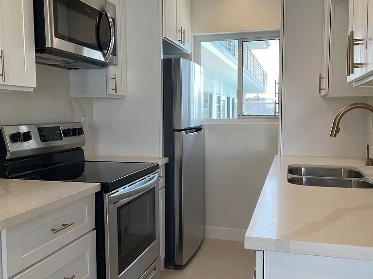 229 Bicknell Ave #205 — Photo 9
