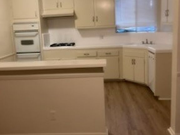 4th image of 14329 Chandler Blvd #D