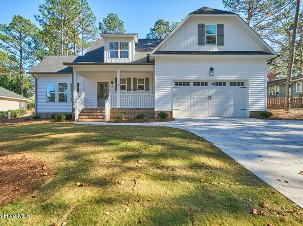 8 La Quinta Loop, Pinehurst, NC 28374