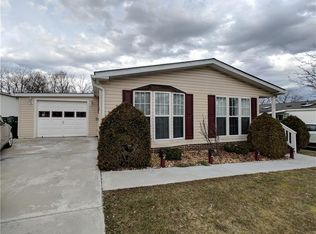 166 Rock Lake Dr, Zelienople, PA