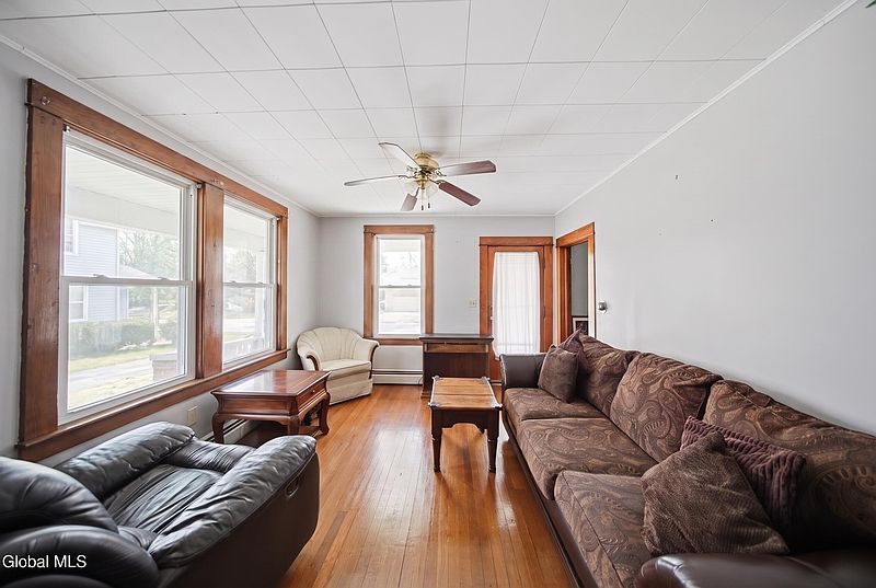 5th image of 19 Grove Avenue