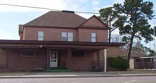 1st image of 305 W Broadway Ave