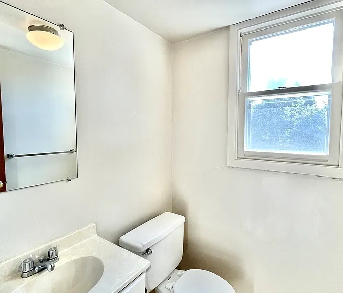 Oak Manor Dr — Photo 65
