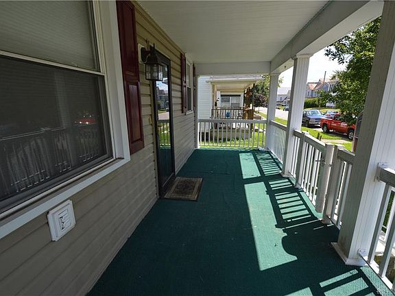4th image of 305 Gray Ave