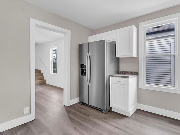 4th image of 291-293 E Morrill Ave