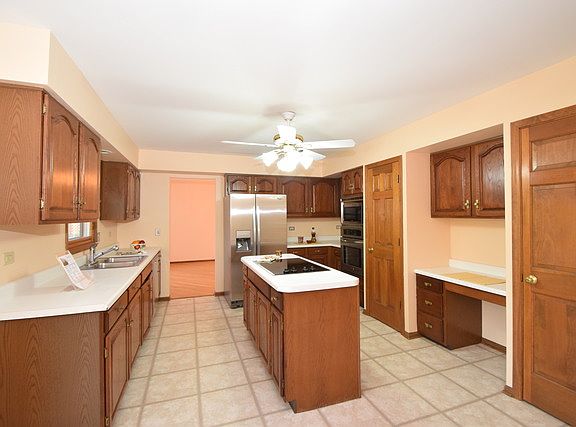 4th image of 520 W Ashford Ln