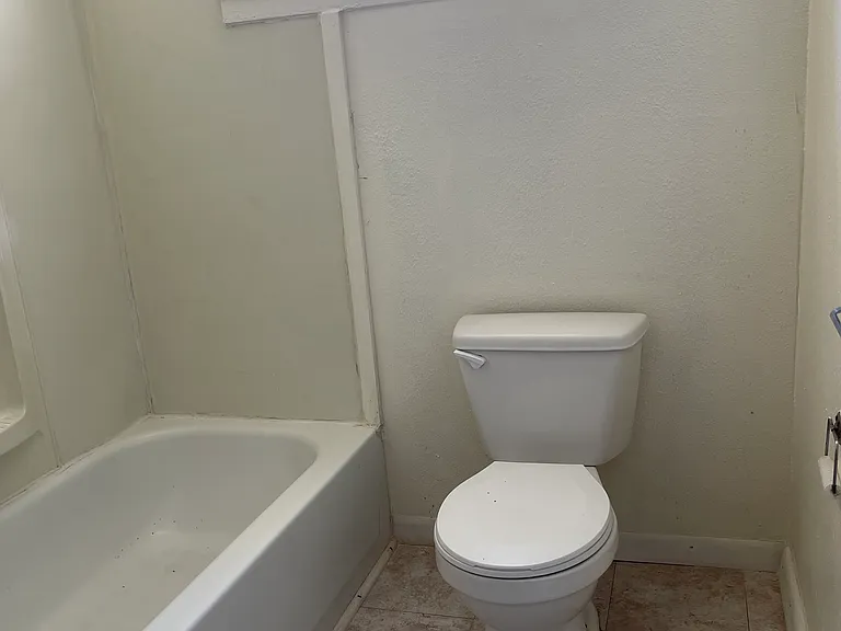 407 E Lockhart Ave #1 — Photo 5