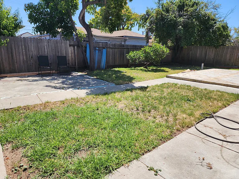 122 Eldridge Ave — Photo 15