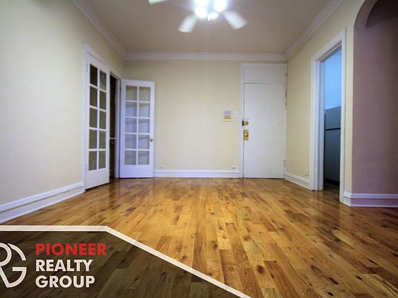 4th image of 4614 N Paulina St #4614P205