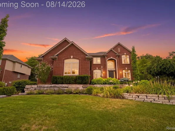 1779 Kinghill Dr, Commerce Township, MI 48382
