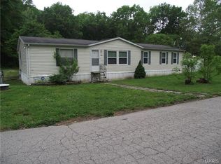 208 Hellespont Dr, De Soto, MO 63020
