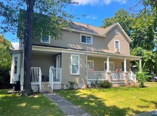 108 Henry St FLOOR 2, Palisades Park, NJ 07650