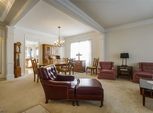 141 Stone Manor Dr, Somerset, NJ 08873