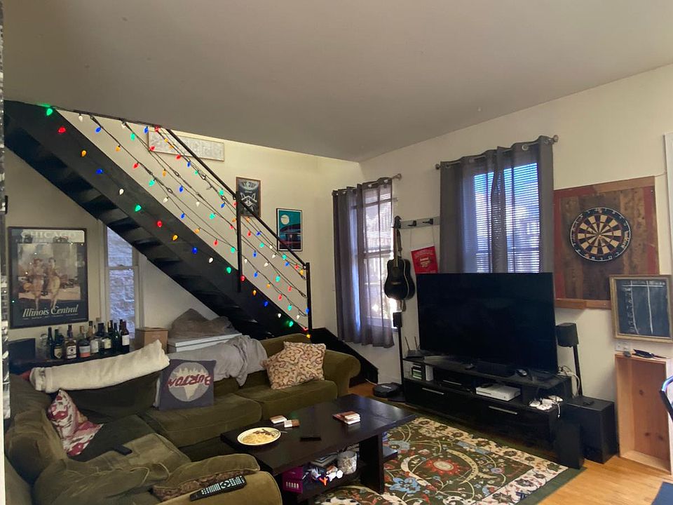 1st image of 1065 N Hermitage Ave APT 2R