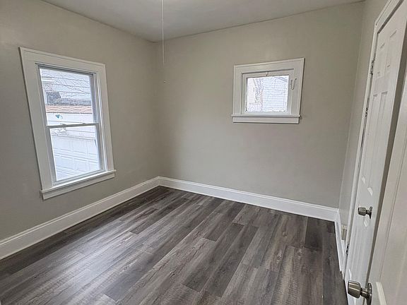 5th image of 15710 Corsica Ave #2