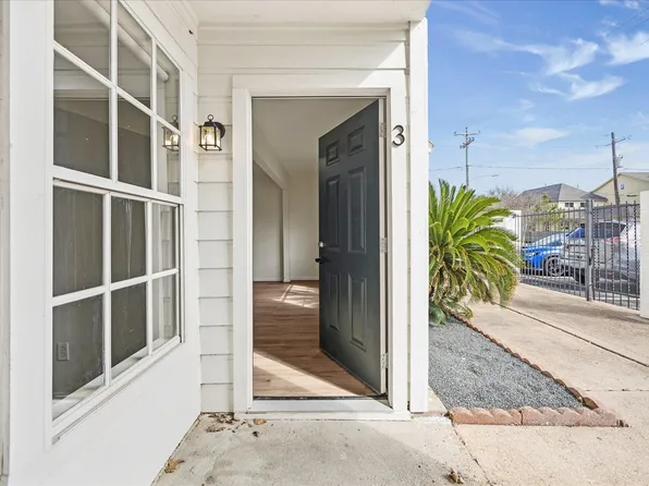 1011 W 10th St APT 3, Houston, TX 77008