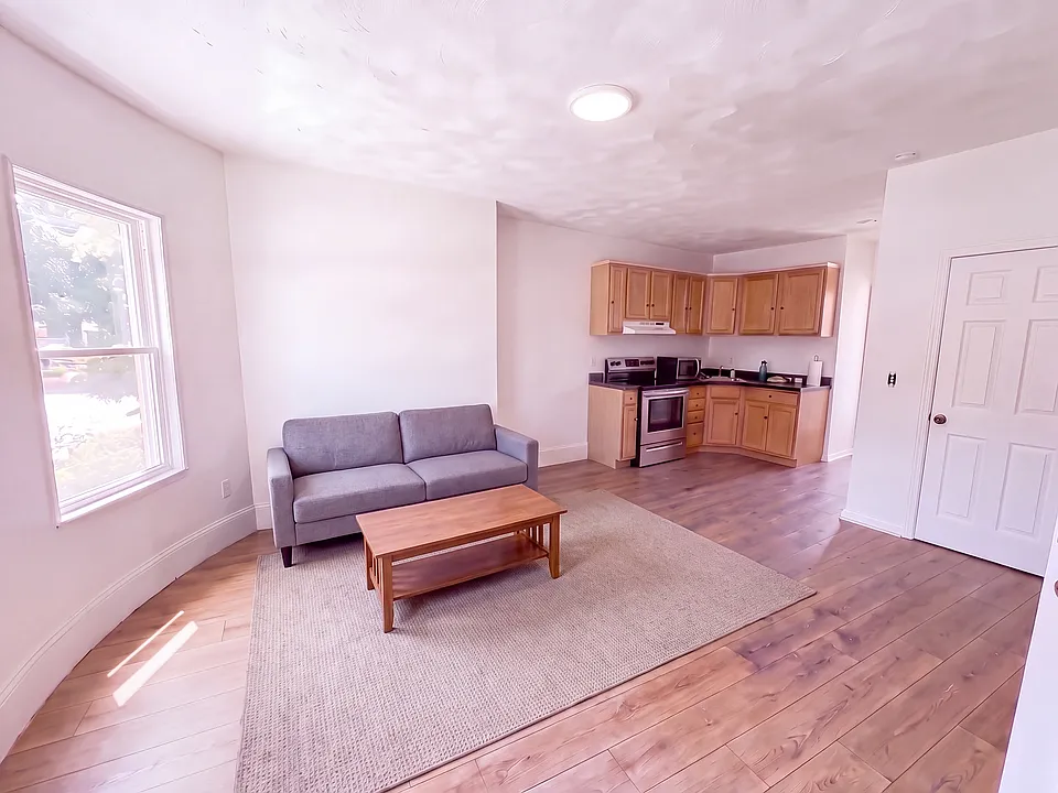 134 Ellington St #1