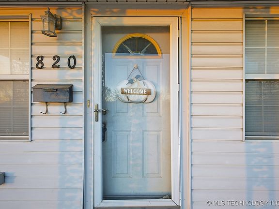 4th image of 820 Charles Dr