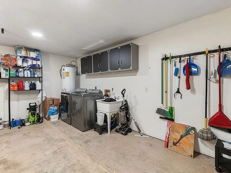 110 Forest Cir — Photo 30