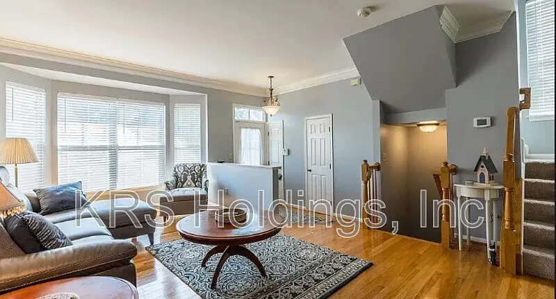 3 bed, 2.5 bath, 2207 sqft, $2,750 — Photo 4
