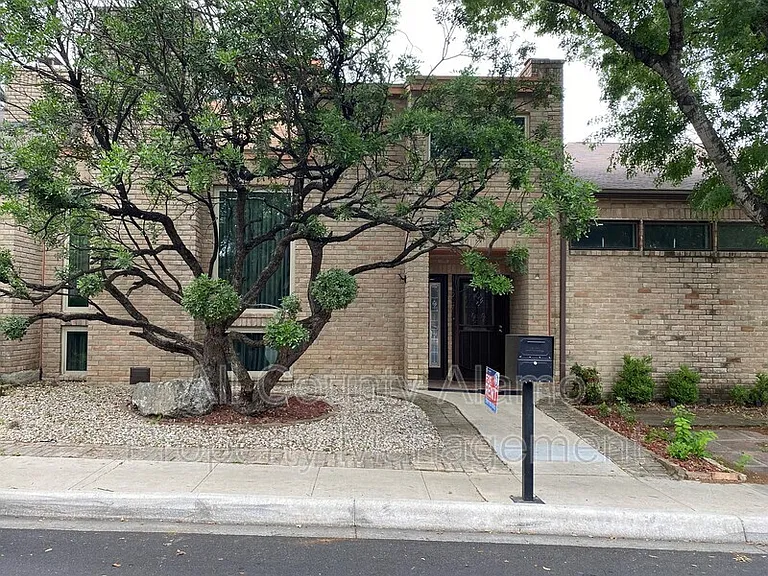 8907 Willmon Way — Photo 2