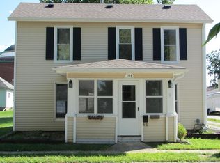 104 E Lincoln St, New London, IA 52645