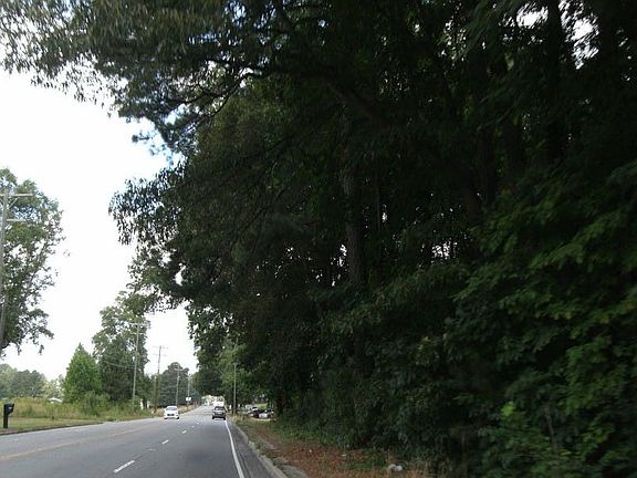 5th image of 3521 Wake Forest Hwy