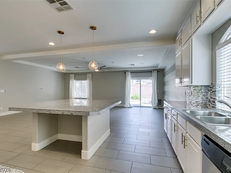 4586 W Camero Ave — Photo 29