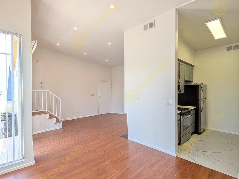 2481 Corinth Ave — Photo 11