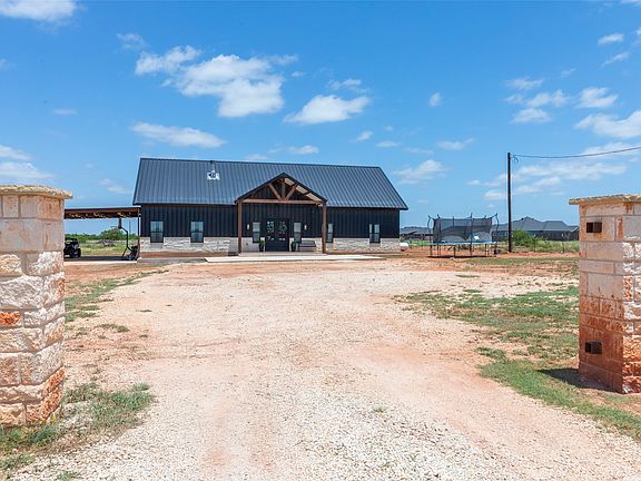4th image of 1460 County Road 131