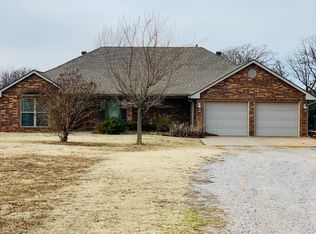 9765 Hickory Hollow Rd, Shawnee, OK 74804