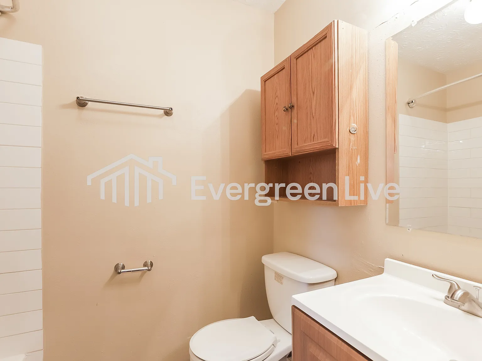 3 bed, 2.0 bath, 1276 sqft, $1,745 — Photo 3