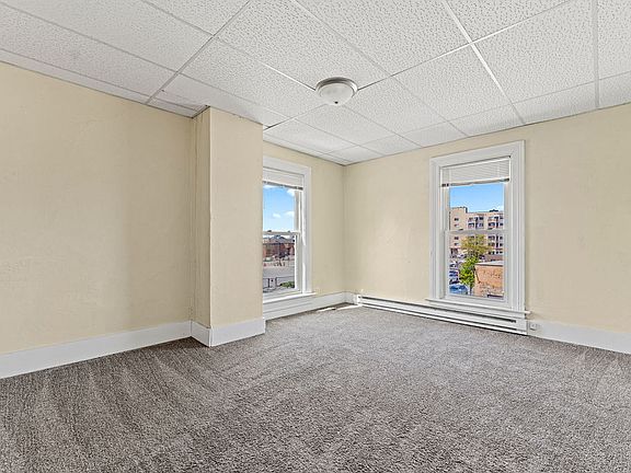 5th image of 211 Otter Ave