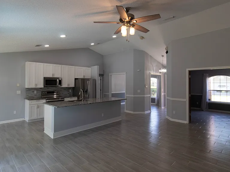 236 Clover Ct — Photo 7