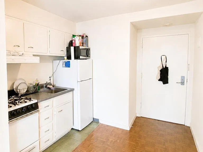 604 S Washington Sq #36-1618 — Photo 3