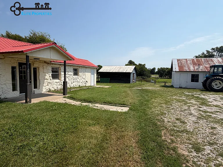 5828 S Farm Road 67 — Photo 10