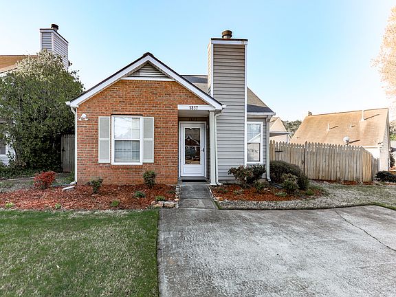 2nd image of 1837 Commonwealth Dr
