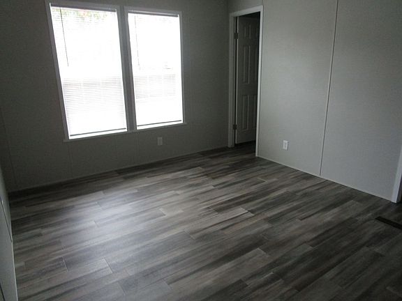 2nd image of 2200 Harper St #B01