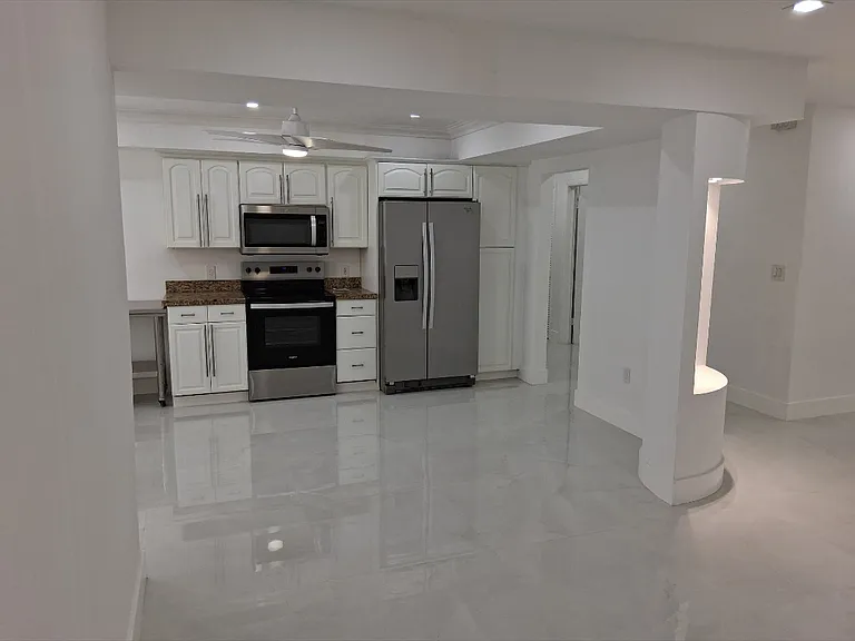 12253 SW 82nd Ave — Photo 12