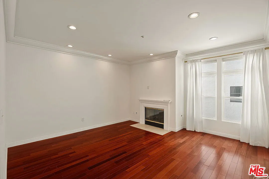 3 bed, 3.0 bath, 1713 sqft, $6,500 — Photo 4