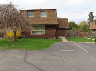 4026 Longmoor Dr #12, Burlington, ON L7L 1X2