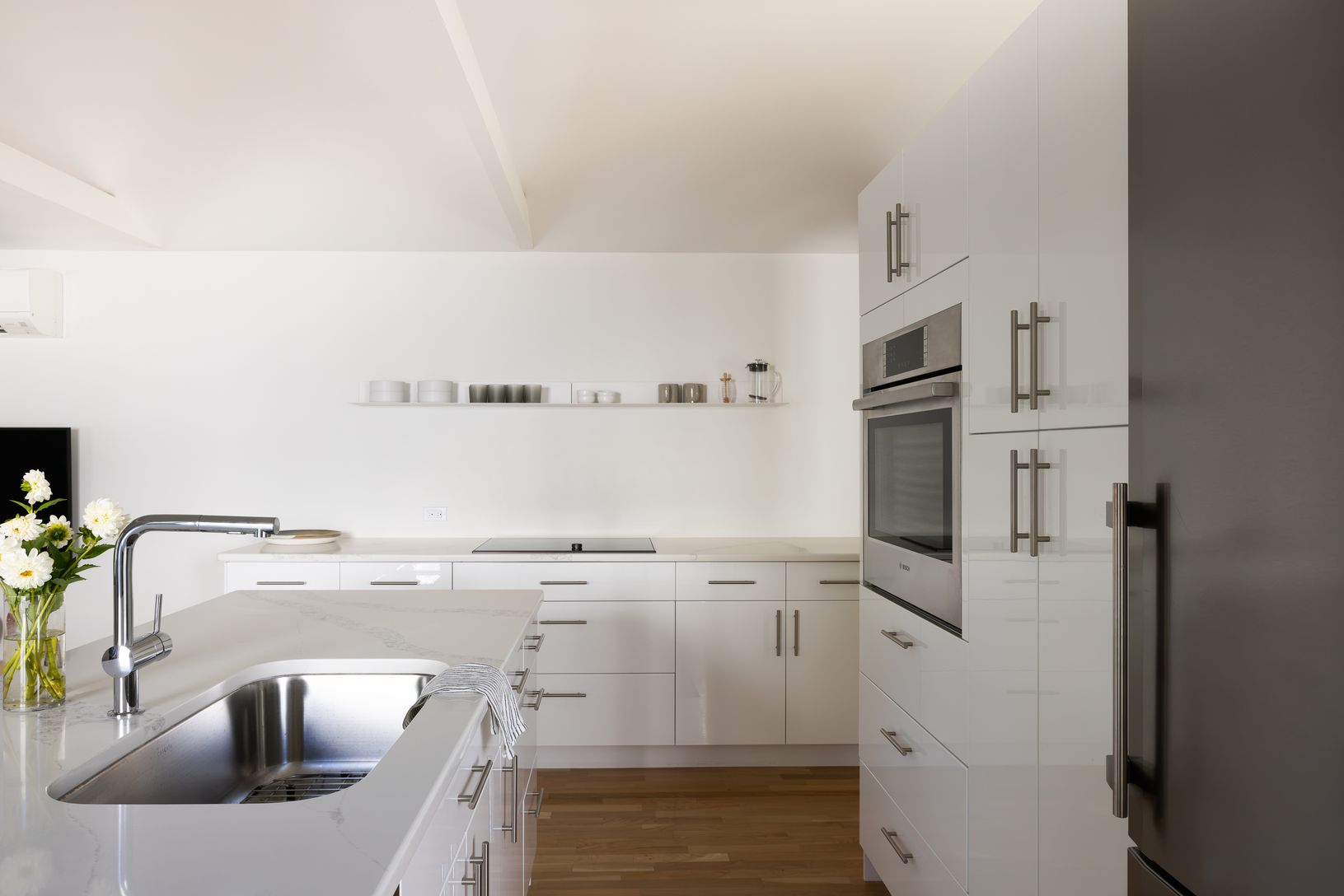 Bosch appliances & abundant storage
