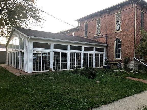 4th image of 124 E Washington St