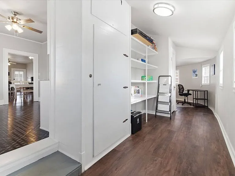 1005 N McKinley Ave — Photo 3