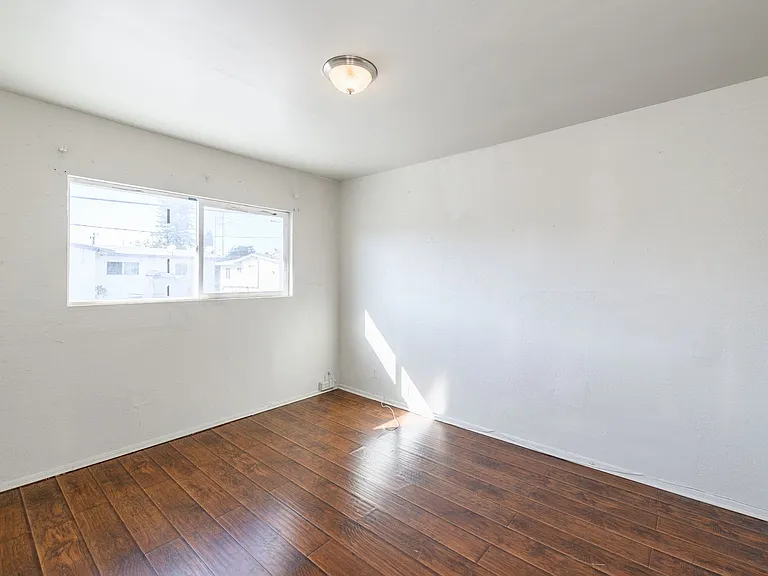 2506 S Rosewood Ave — Photo 19