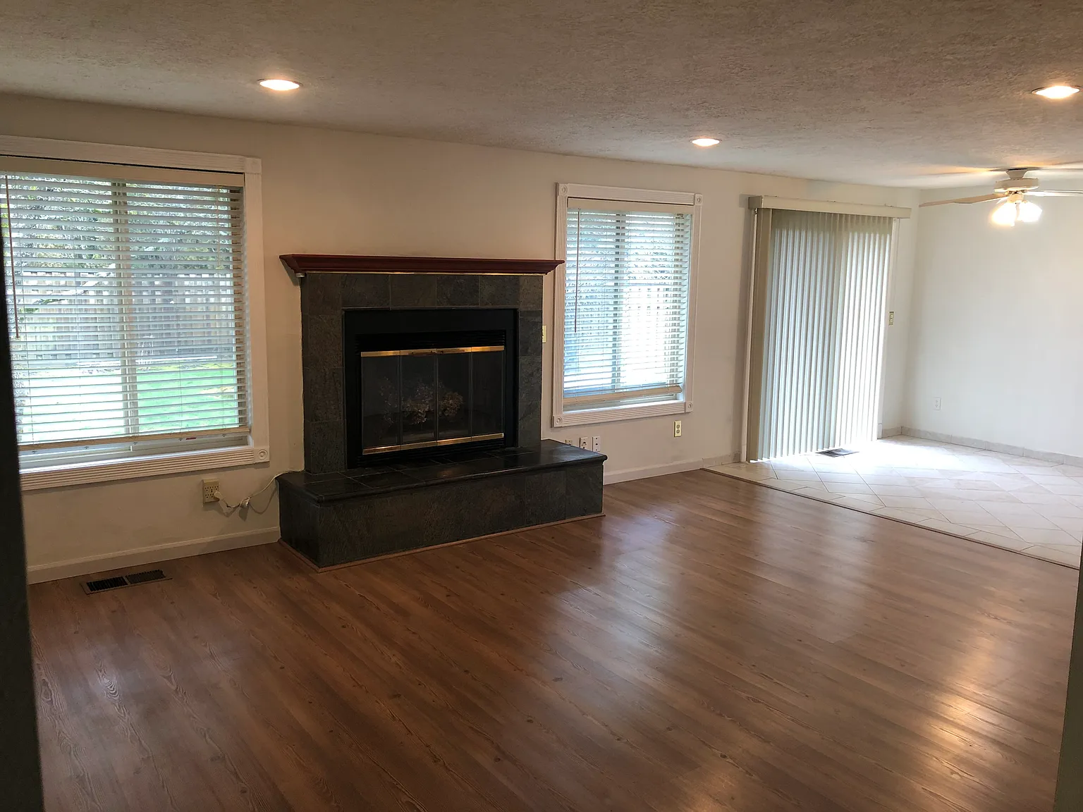 3 bed, 1192 sqft, $2,500 — Photo 4