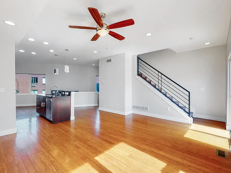 945 S Washington St — Photo 10
