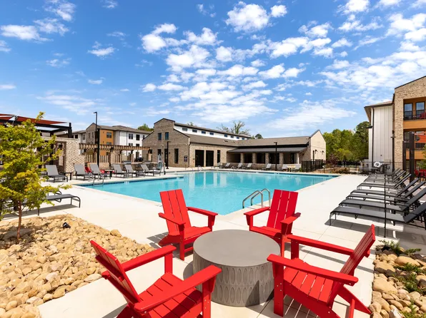 Station 75 Apartments at McDonough